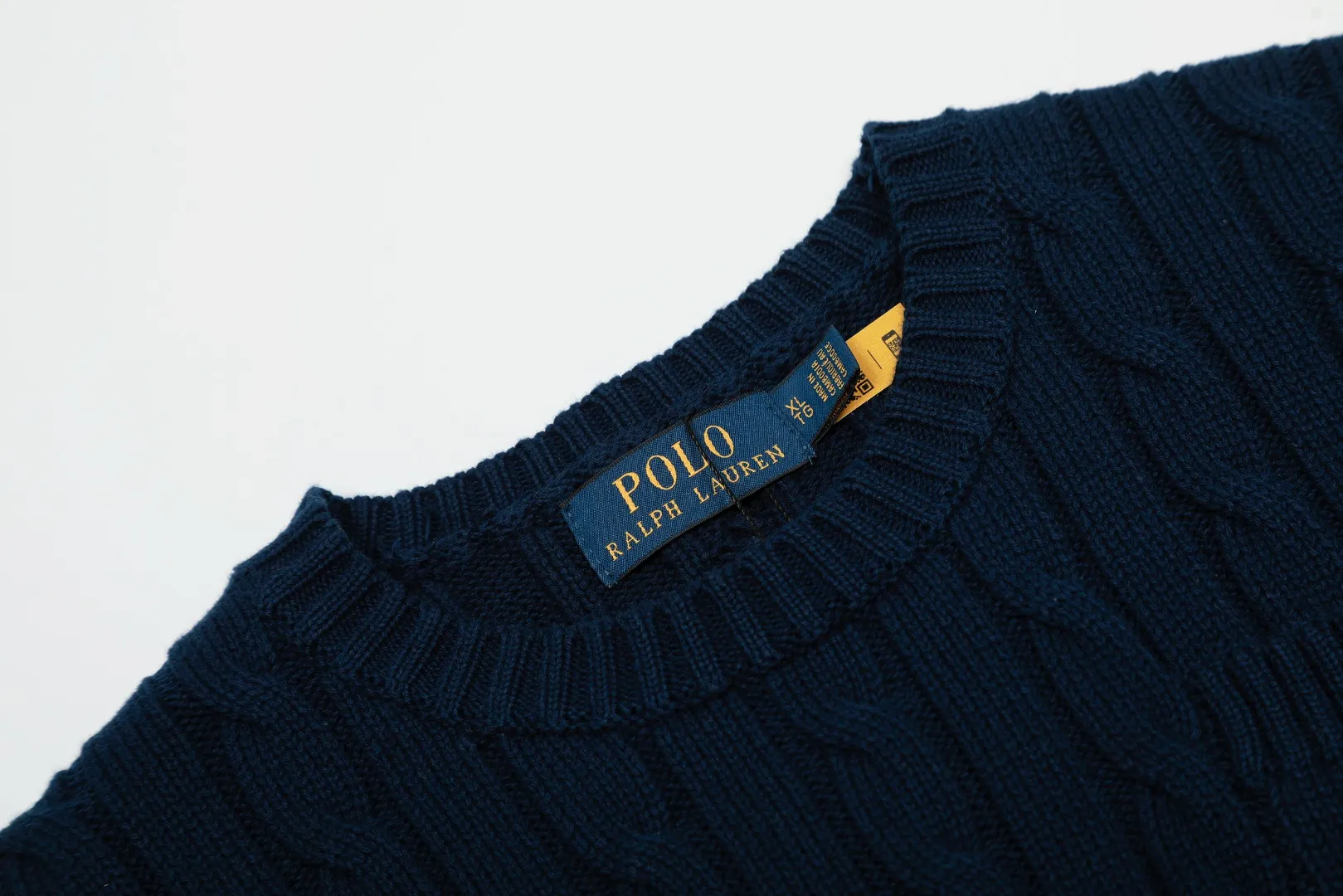 P154 💰 "Top quality" Style number: DS222# (not off the shelves all year round) [Ralph Lauren round neck pocket style solid color pony embroidered logo knitted short sleeves] ✅Ralph Lauren Ralph Lauren classic basic pocket all-match style goddess knitted short sleeves for all seasons ✅Main supplier platform live broadcast Wholesale entity Replenish when out of stock Not off the shelf ✅ZP quality 1:1 version Scan the code to enter the GF website Counter quality ✅Details and quality are the only one in Guangzhou. Imported quality cotton yarn, focusing on high-end, cost-effective, good quality needless to say. ✅The version is restored to the original order. The maximum size can be worn up to 160 pounds. Loose, comfortable and stress-free. ✅The upper body is simple and easy to match. A must-have for goddess ootd. Good-looking clothes are never picky. A must-have in the goddess’ wardrobe. Size: S-XL. Color: White, almond, purple, orange, gray, yellow, black, khaki, pink, navy, rose, green. Chinese red olive green light blue white label light blue blue label